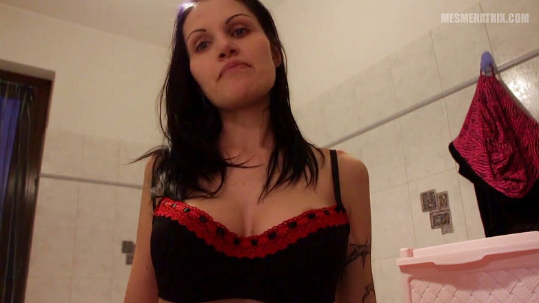 Lady Mesmeratrix Official: Scopata dalle mie tette