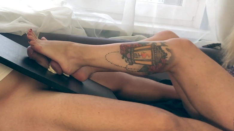 Amateur_fetish: Feet crushing balls