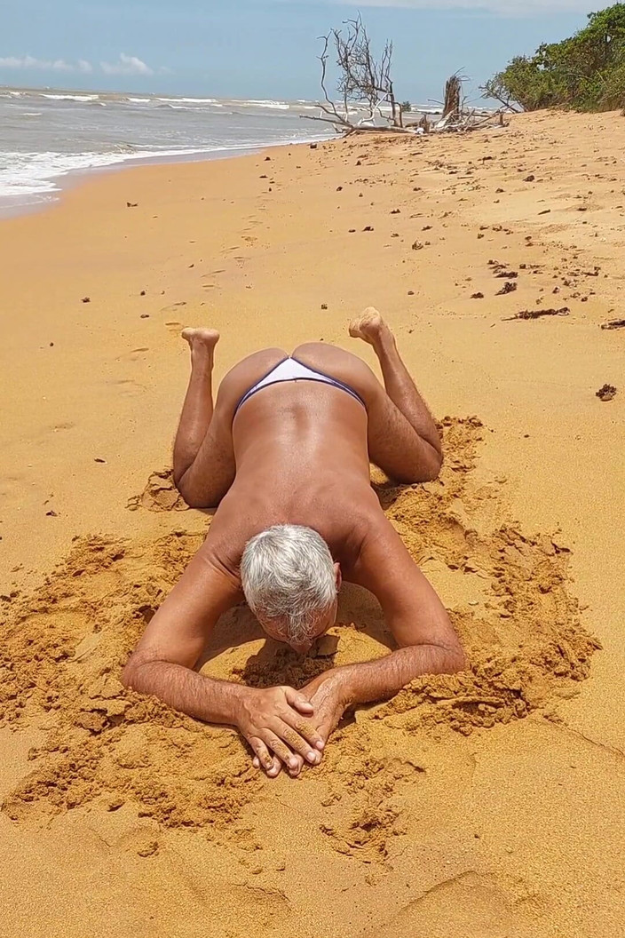 Ladysilvas: Ladysilva sur la plage, quelle pute au cul sexy