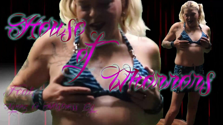 Cyanide Mistress Of Darkness: Sexy gotica trans-lesbica sculacciata in pubblico Pda spogliarello