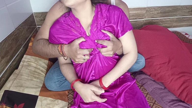 Pyaripooja22: La cognata e il cognato romantico da sola in camera