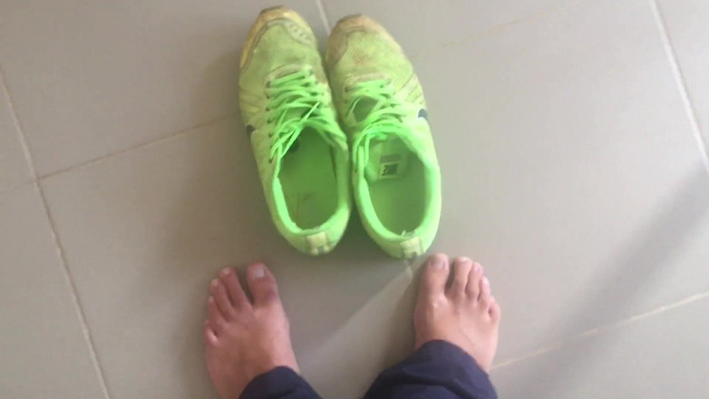 Manlyfoot: Сперма на кроссовках - видео с просьбой фанатов - Twitter