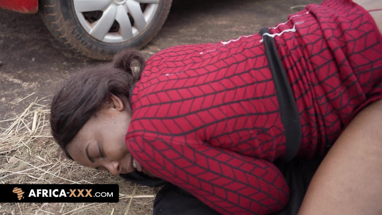 Africa-XXX: Một góc kín đáo cho một điều trị nhỏ