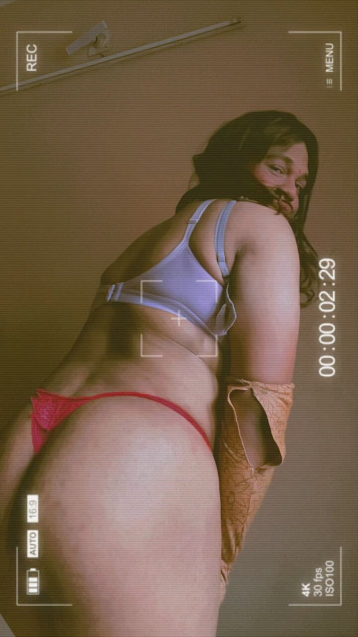 ModelMona14: Мона нижня дупа кроссдрессера