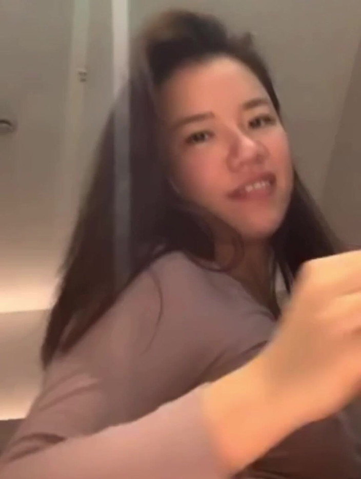 Lulu Wild: Lulu wild xoxo - cewek sange di kamar hotel, semoga kamu...