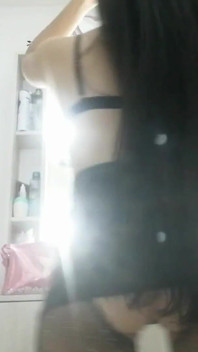 Twerk Dancer in Another Very Hot Video for Her Followers