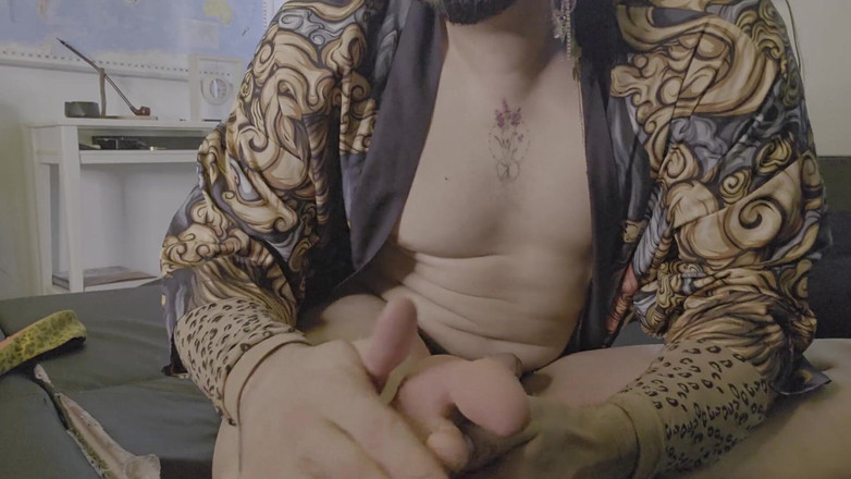 Daddy Femboy: 波斯 femboy 有恋足癖和射在鞋子与假阳具