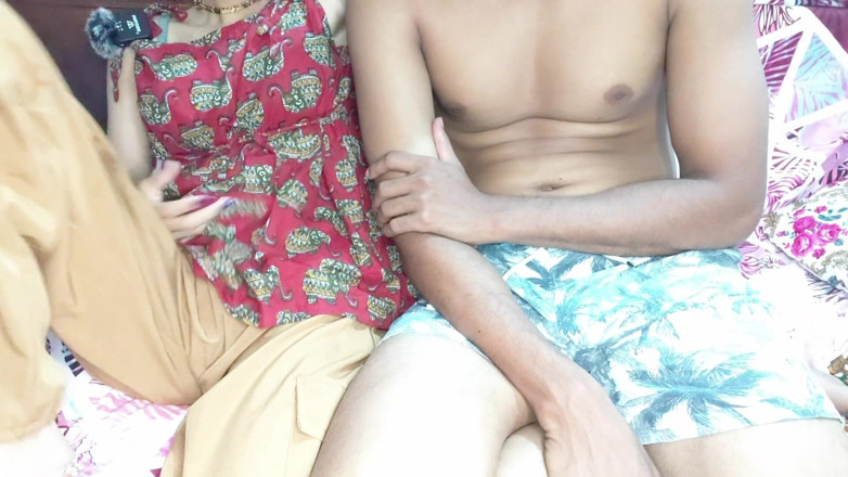 Silver_Worm: Friend Ke Ghar Pe Chudvayi Mene