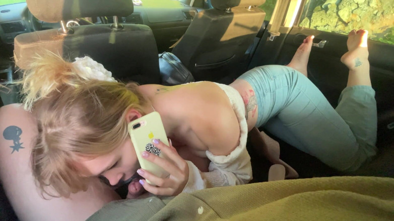 HotPrincessUA: Blowjob di luar &amp; footjob: curang dengan bff