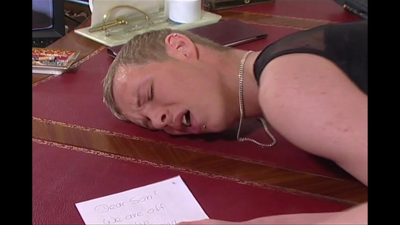 Mans art: Рональд заботится о заднице Бастиса