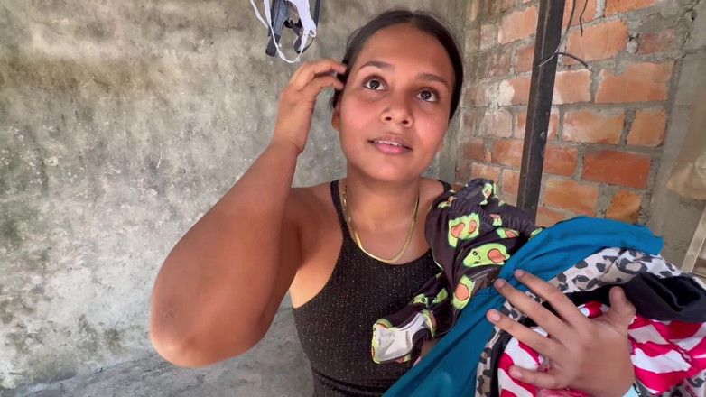 EMY_AND_JONH: Moja napalona sąsiadka proszę ją o pranie moich ubrań i...