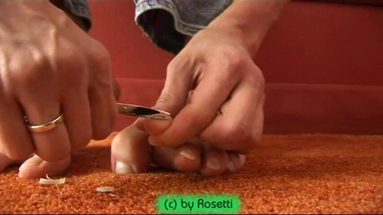 Doris Distel: Cut nails on my sexy feet