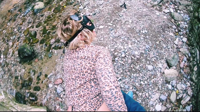 Sportynaked: Açık havada şelaleler çığlık atarak orgazm oluyor