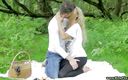 Moms Passions: Romantische neukpartij op een picknickdeken