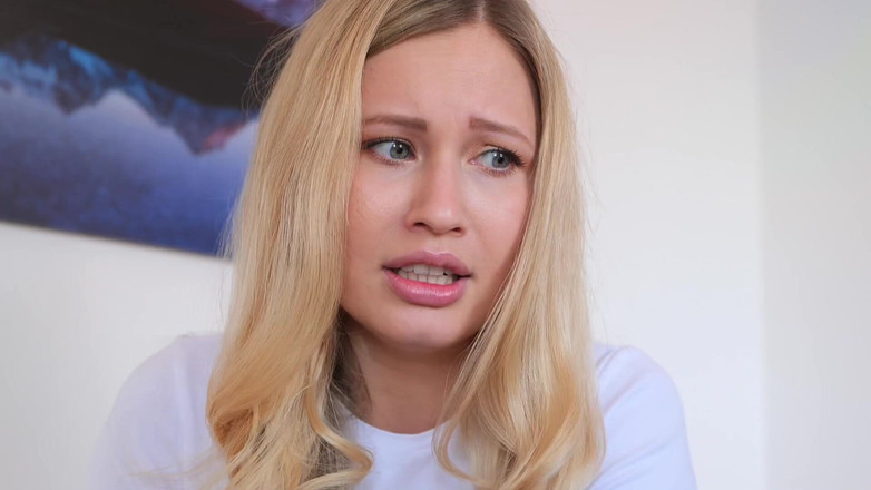 Стелла Кардо: Она Флиртует С Тобой Что Бы Показать Киску