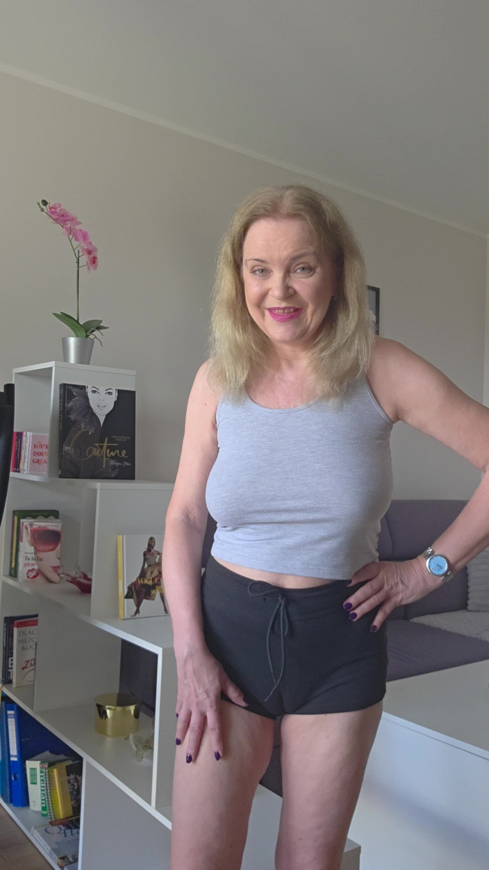 Misses_Jenny: Blonde Wife Naughty Masturbation