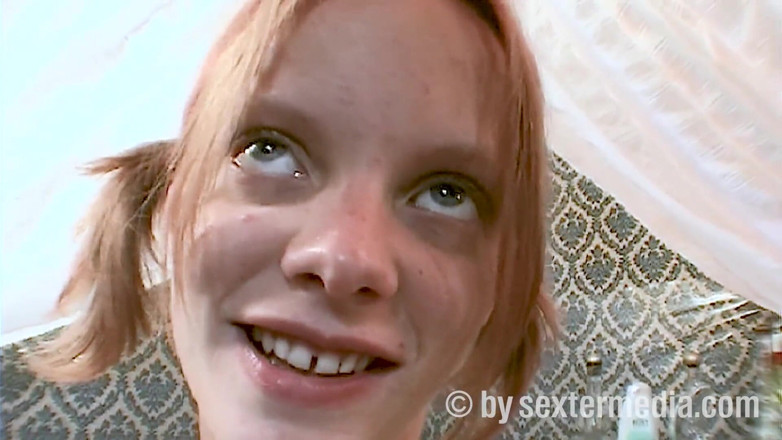 Petty by Sextermedia: 与 teengirl Petty 群交