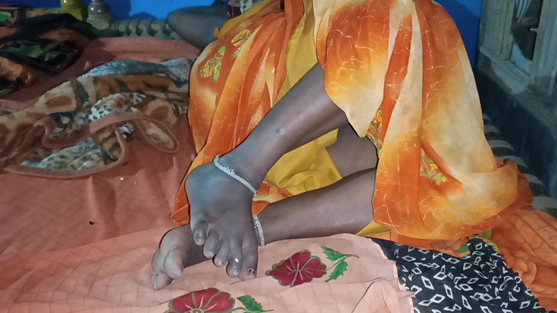 Riyadesi18: Рія Бхабхі засунула свого зятя в дупу, коли в будинку нікого не було