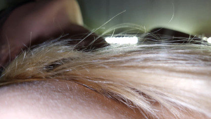 Tiny Teena: 자이언트, 미세한 머리, 근육 클로즈업