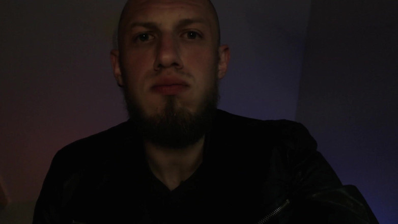 Hunky time: 爸爸占主导地位