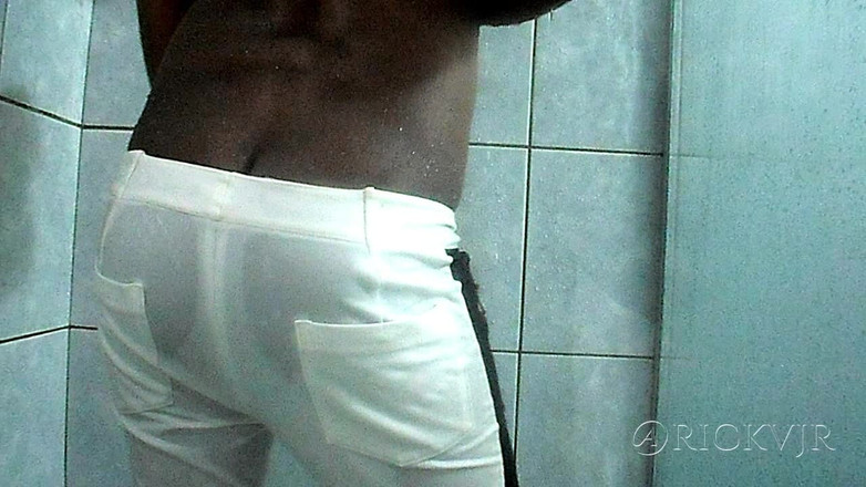 Rickvjr: Twerking w Bath # 4 Wet Dance Edition