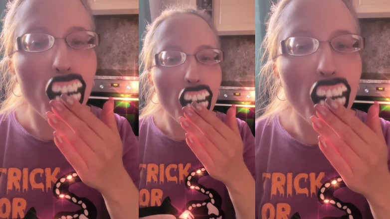 FinDom Goaldigger: 엉덩이 긴 금발 머리 칫솔질