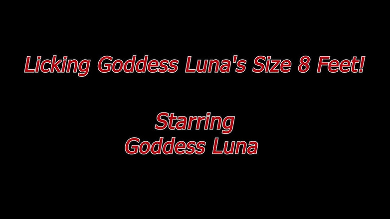 Fucked Feet: Slickar gudinnan Lunas storlek 8 fötter!