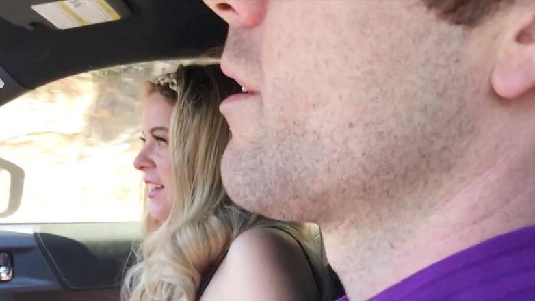 Erin Electra: Bebek gibi kız amatör oyuncu seçmelerinde otostop çekiyor