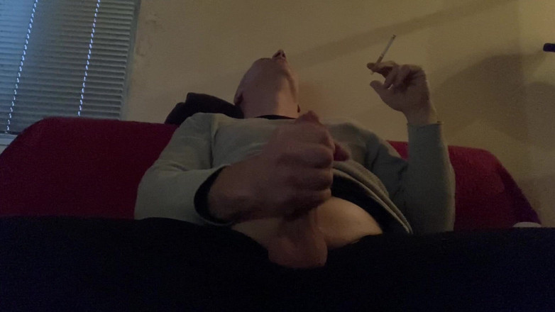 Alex Igogo: Sigara içme ve mastürbasyon