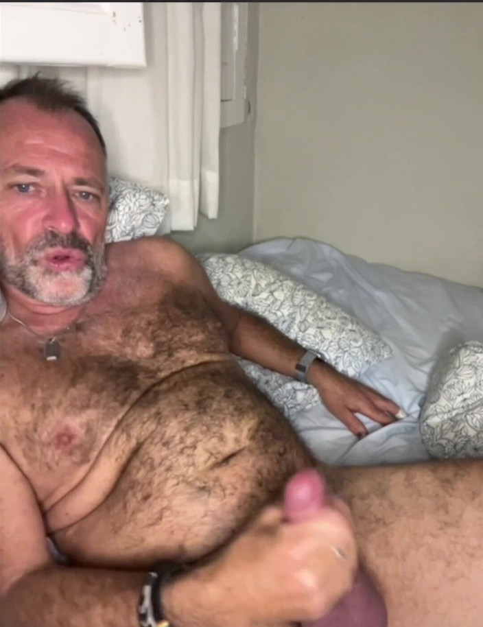 Daddybearvlc: Malam Tadi Menunjukkan Melancap Dengan Fleshlight Saya. Pancutan mani pancutan...