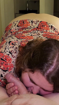 Šťavnaté nedbalé kouření od roztomilé opálené bbw kočičky s velkými prsy