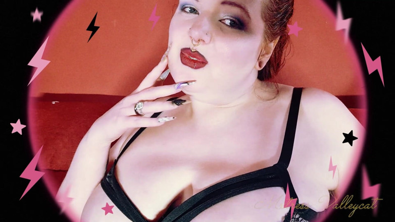 Mxtress Valleycat: Entrancing Lip Worship