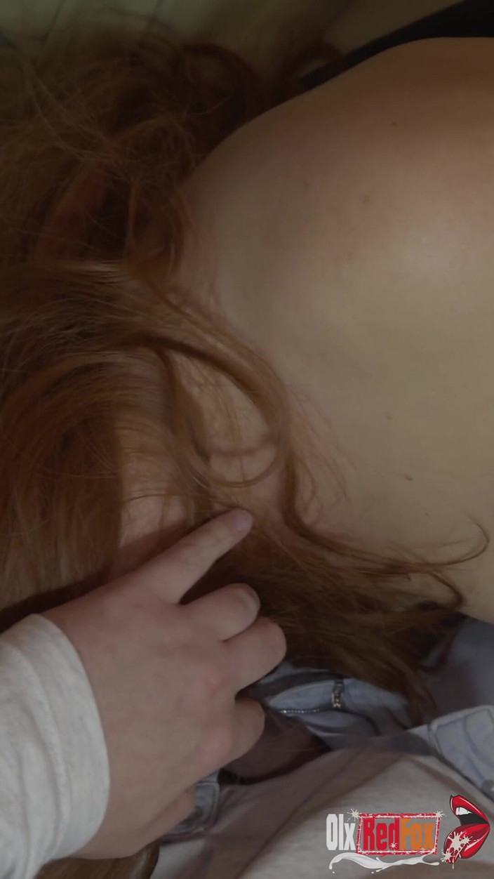 OlxRedFox: Îmi ajut mama vitregă cu masturbare și îi fut pizda