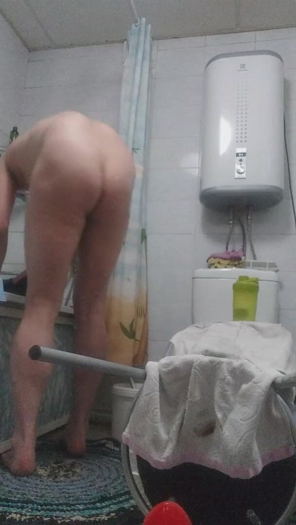 Annyfist: My Anal Gigant