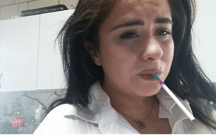 fartingclub01: Fumando nelle lacrime