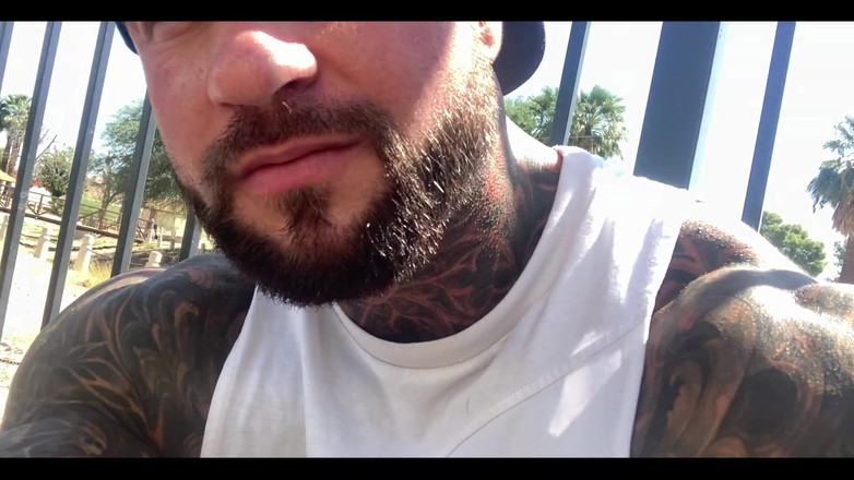 Jasons feet: मैं बाहर हूं यूपीएस