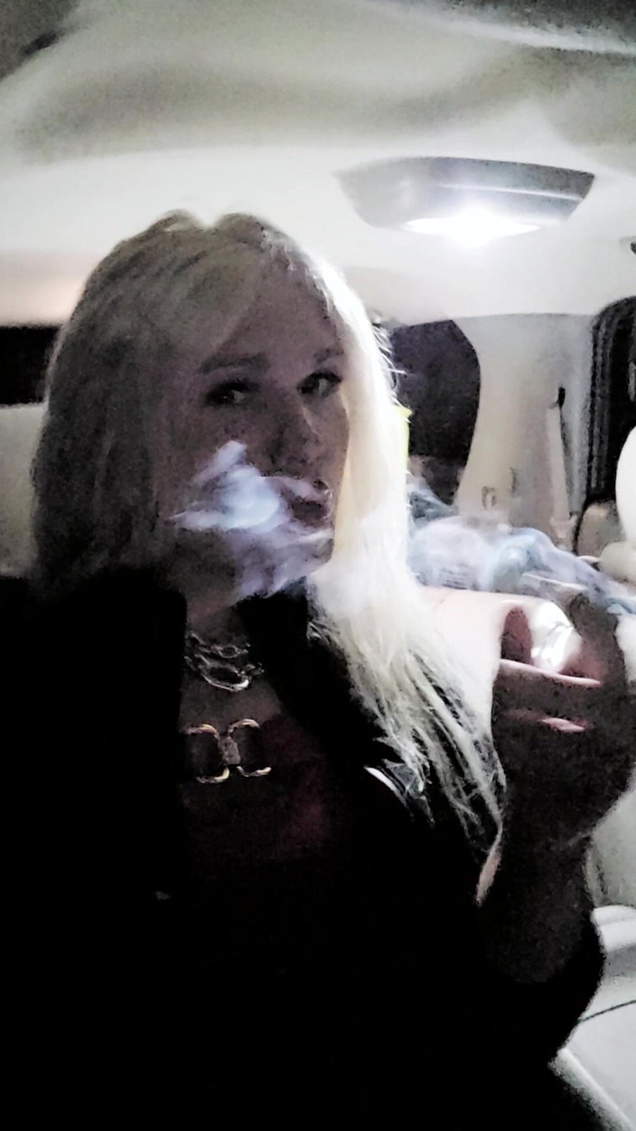 Darkfetish2k: Smoking 120s Carplay