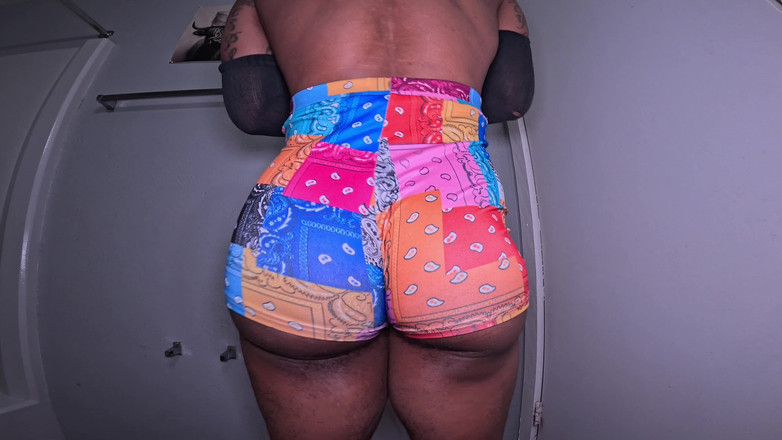 Bubble_butt_babe: Твинк с круглой жопой с симпатичной задницей