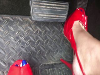 Solo Austria: MILF Megan&#039;s pedal pumping in sexy red high heels