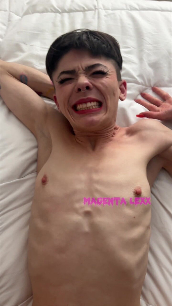 Magenta Lexx: 마젠타와 미스터플루어 립 플레이 섹스