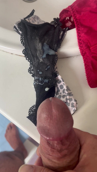 Mikmikka: Saténové kalhotky