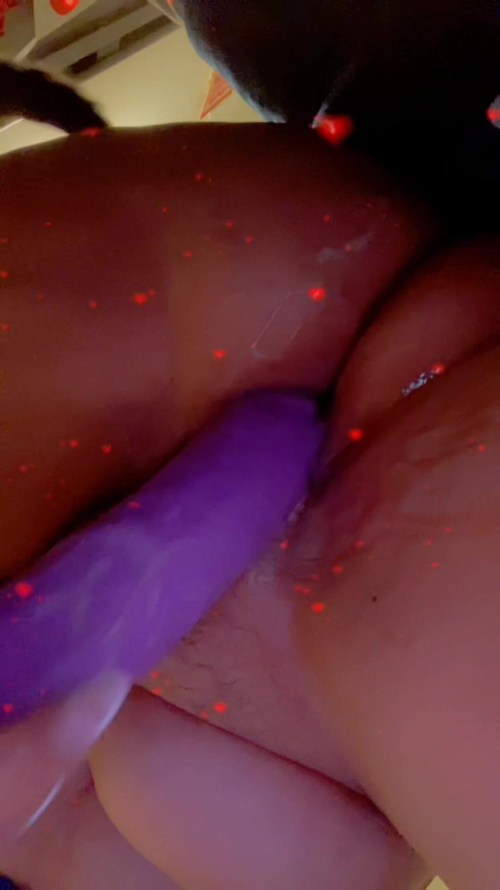 Ladycreamypr: Этот рот становится слишком горячим, она любит мастурбировать