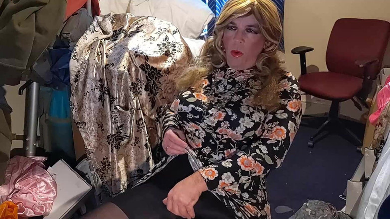 Sarahsatinslut: Big tit slut Cum in Tights