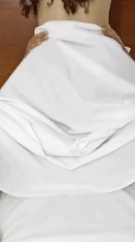 Дві дівчини трахають одна одну, поки їхні дупи не наповняться молоком, справжній оргазм