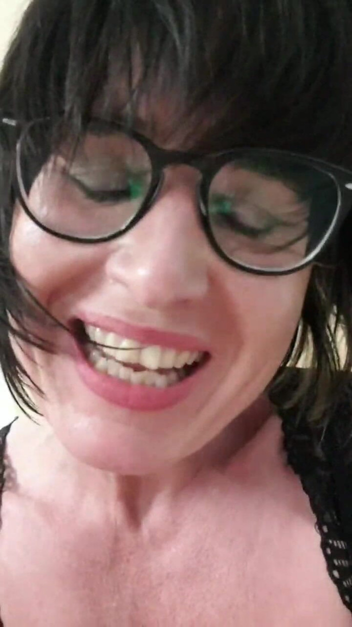 JulieEroticDress: Milf eyacula para liberar placer