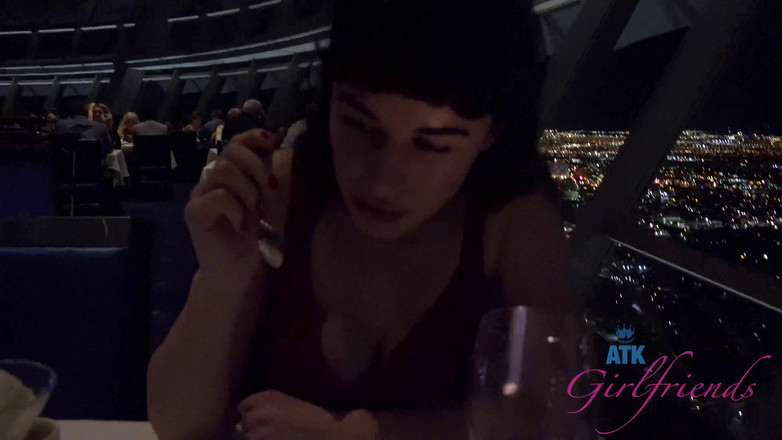 ATK Girlfriends: Liburan virtual di las vegas sama olive bagian 1