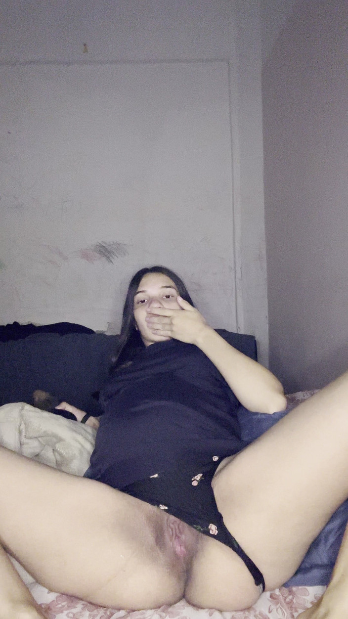 Alice Lima: Vibratör amına boşalıyor, sonra dildoya çıkıyor