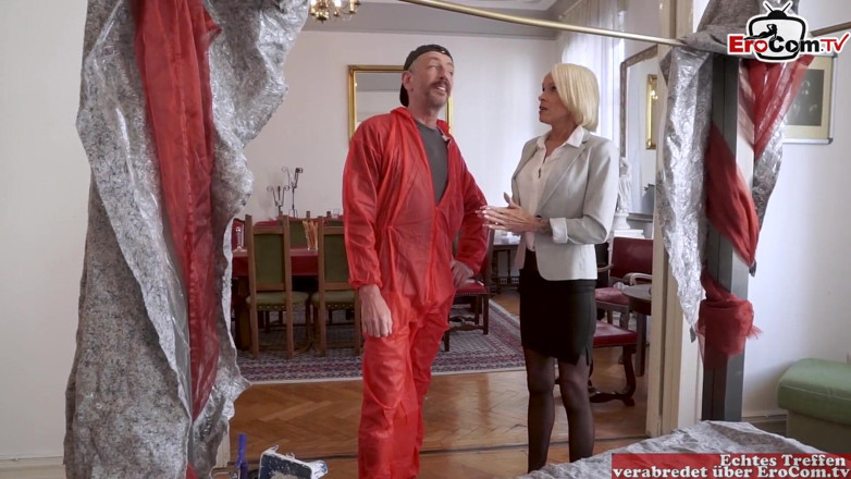 EroCom: Hot slim german milf seduces the painter for sex