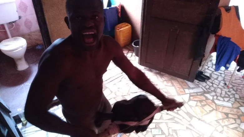 Moviesporn1: 보지를 핑거링하는 거유녀