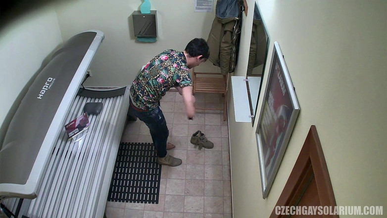 Czech Gay Solarium: Solarium gay checo 39 striptease caliente del joven semental